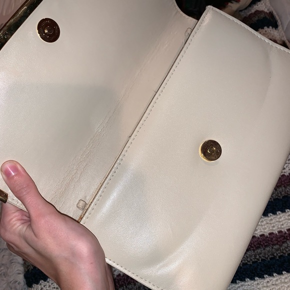 Cream and gold clutch - Picture 3 of 5